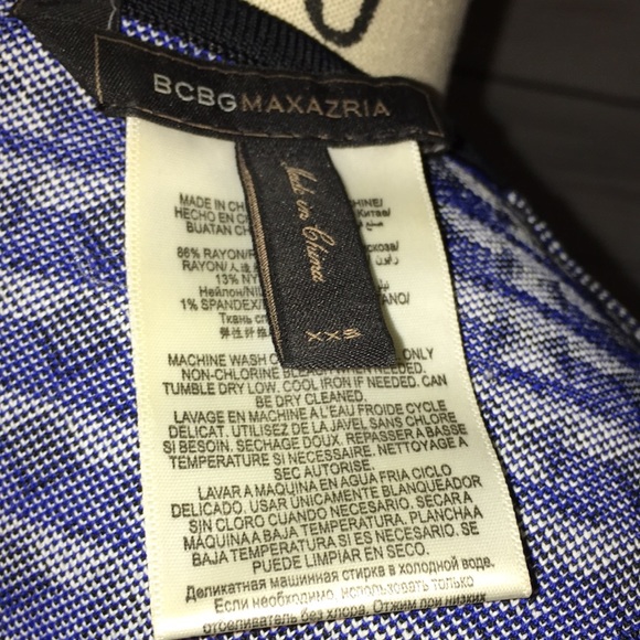 BCBGMAXAZRIA PRINT STRETCH HEVRE TYPE PEPLUM TOP - Picture 6 of 7